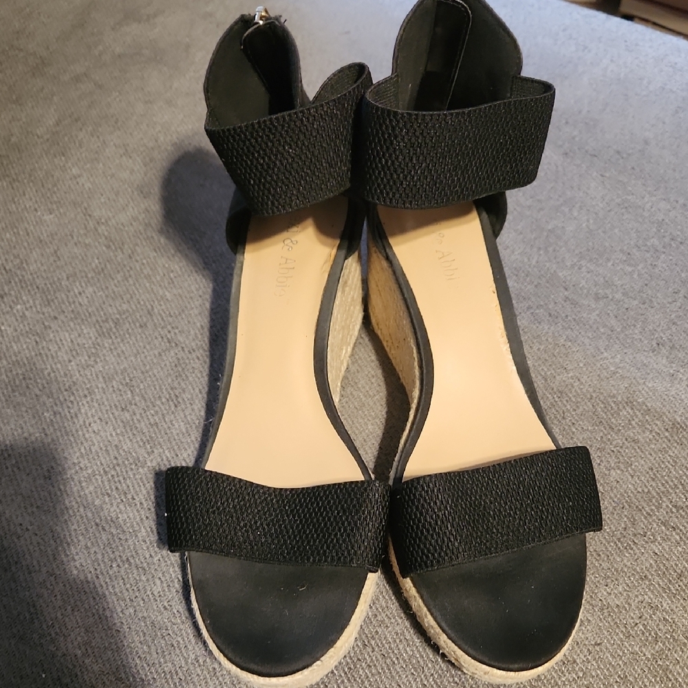 Lexi And Abbie Elegant Black Wedge Sandals Size 11